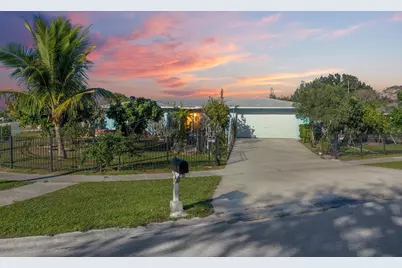 205 NE Ardsley Drive, Port Saint Lucie, FL 34983 - Photo 1