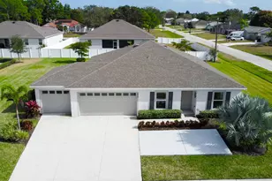 573 SW Bayshore Blvd, Port Saint Lucie, FL 34984 - Photo 1