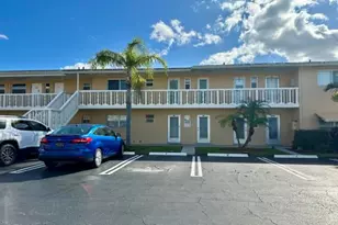 2151 NE 1st Ct, Boynton Beach, FL 33435 - Photo 1