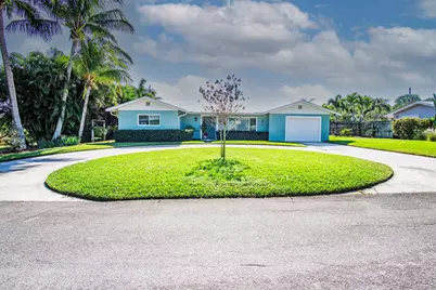 9464 SE Saturn Street, Hobe Sound, FL 33455 - Photo 1