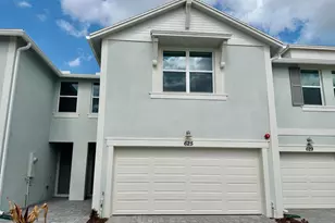 625 Salisbury Cir, Fort Pierce, FL 34982 - Photo 1