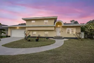 517 NW Floresta Dr, Port Saint Lucie, FL 34983 - Photo 1