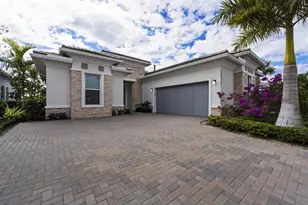 10036 Seagrass Wy, Palm Beach Gardens, FL 33412 - Photo 1