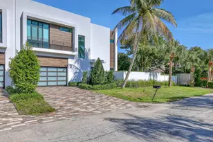 703 NE 5th St, Delray Beach, FL 33483 - Photo 1