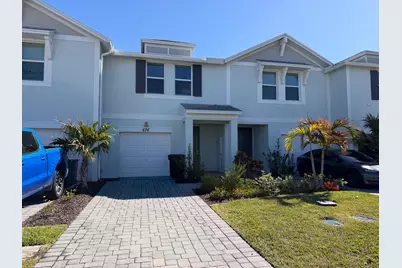 676 Salisbury Circle, Fort Pierce, FL 34982 - Photo 1