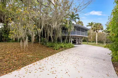 535 SW Linden Street, Stuart, FL 34997 - Photo 1