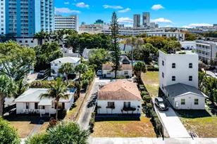 318 N Lakeside Ct, West Palm Beach, FL 33407 - Photo 1