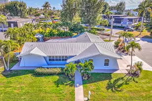 1201 Singer Dr, Singer Island, FL 33404 - Photo 1