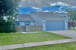 51 Baytree Cir, Boynton Beach, FL 33436 - Photo 1