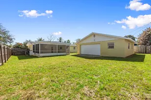 924 SE Dolphin Dr, Stuart, FL 34996 - Photo 1