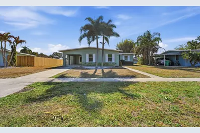 2817 SE Pocatello Road, Port Saint Lucie, FL 34952 - Photo 1
