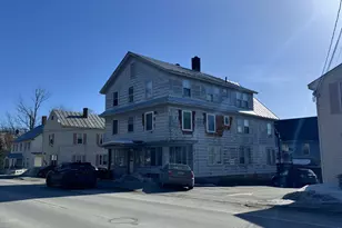 129 Perham St, Farmington, ME 04938 - Photo 2