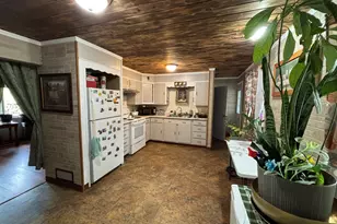 413 Pine St, Dover Foxcroft, ME 04426 - Photo 4