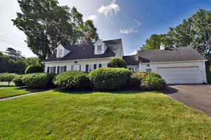 33 Pleasant St, Houlton, ME 04730 - Photo 4
