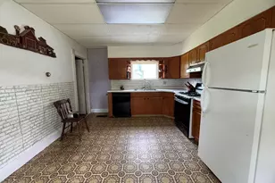 75 Pleasant Ave, Sangerville, ME 04479 - Photo 20