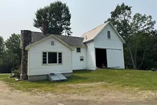 75 Pleasant Ave, Sangerville, ME 04479 - Photo 6