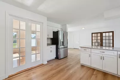 17 Chestnut Drive, Topsham, ME 04086 - Photo 2