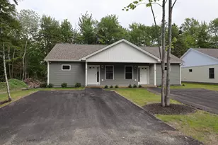 28 Lewis St, Greenville, ME 04441 - Photo 2