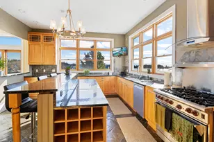 38 W Main W Main St, Vinalhaven, ME 04863 - Photo 6