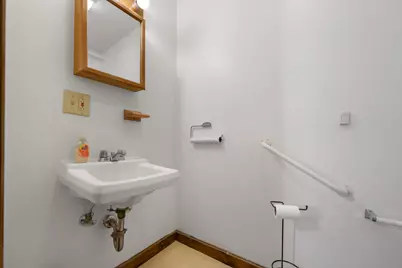 913 Essex Street, Bangor, ME 04401 - Photo 28