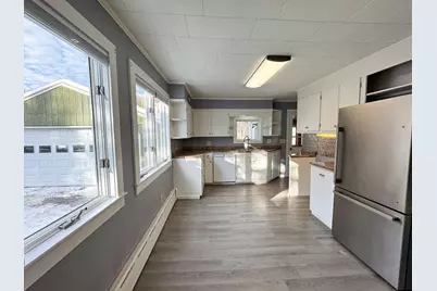 31 Edwards Street, Lincoln, ME 04457 - Photo 8