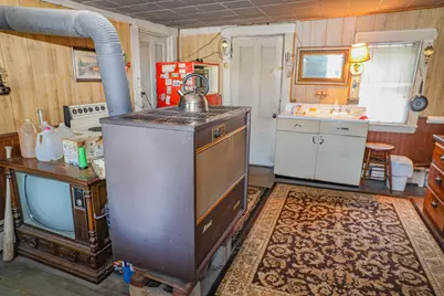 19 Knox Road, Peru, ME 04290 - Photo 4
