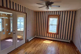 90 Bates St, Millinocket, ME 04462 - Photo 4