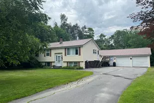 41 Crescent St, Skowhegan, ME 04976 - Photo 2