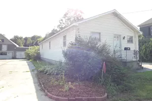 19 Park St, Paris, ME 04281 - Photo 2