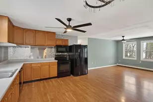 8-10 Bayview Ln, Kittery, ME 03904 - Photo 12