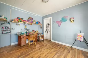 323 Cumberland St, Rumford, ME 04276 - Photo 8