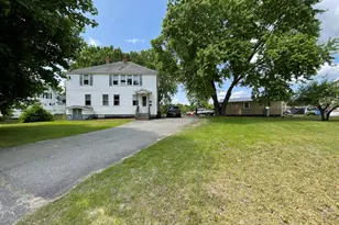 68 Prospect St, Millinocket, ME 04462 - Photo 2