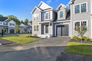 25 Regency Cir, Kittery, ME 03904 - Photo 4