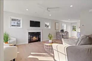 25 Regency Cir, Kittery, ME 03904 - Photo 8