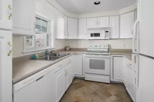 29 Hampton Glen Dr, Kennebunk, ME 04043 - Photo 8