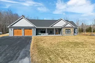25 Curtis Ln, Palmyra, ME 04965 - Photo 2