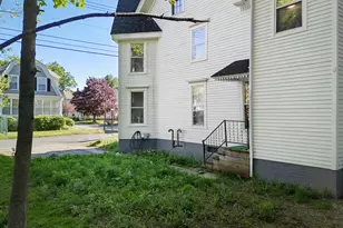 36 Masonic St, Rockland, ME 04841 - Photo 4