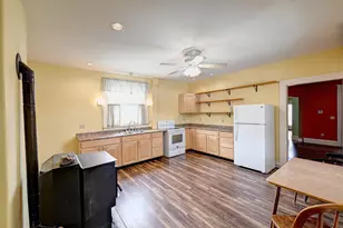 34 Pleasant St, Houlton, ME 04730 - Photo 2