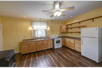 34 Pleasant Street, Houlton, ME 04730 - Photo 4
