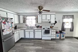 22 Ludden Dr, Jay, ME 04239 - Photo 10