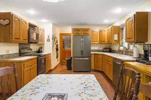 69 Cottage St, Hampden, ME 04444 - Photo 14