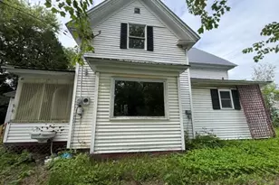 43 Washburn St, Caribou, ME 04736 - Photo 4