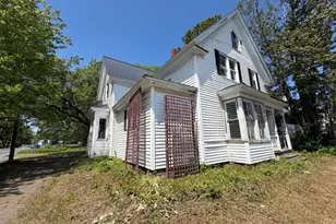 43 Washburn St, Caribou, ME 04736 - Photo 2