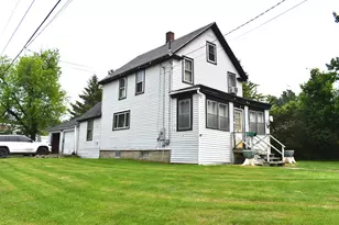 28 Libby St, Lincoln, ME 04457 - Photo 1