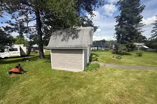 35 Leighton Ave, Limestone, ME 04750 - Photo 6