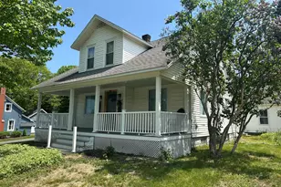 27 Dudley St, Presque Isle, ME 04769 - Photo 2