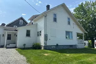 27 Dudley St, Presque Isle, ME 04769 - Photo 4
