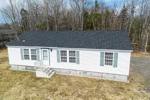 269 Summer St, Oakland, ME 04963 - Photo 10