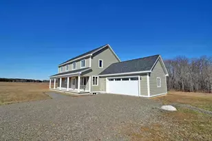 15 Lilac Ln, Houlton, ME 04730 - Photo 2
