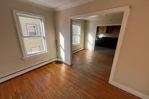 55 Grant St, Portland, ME 04101 - Photo 2